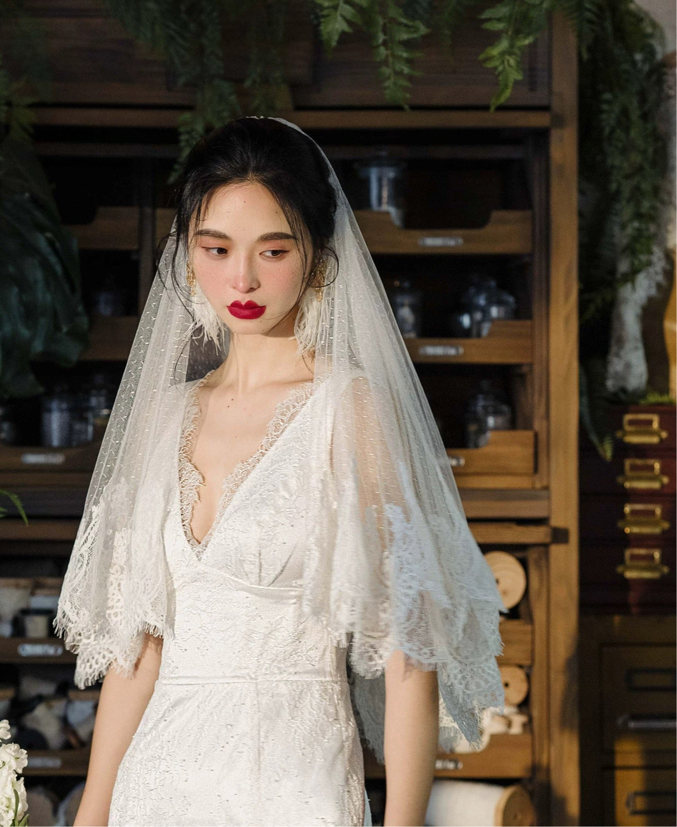 Short Polka Dot Lace Bridal Veil