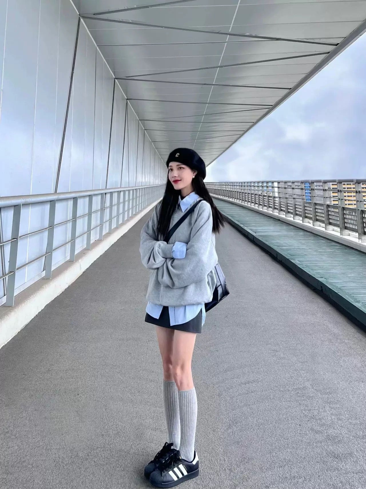 Grey Oversized Sweatshirt with Collared Shirt – Streetwear Layered Outfit Set