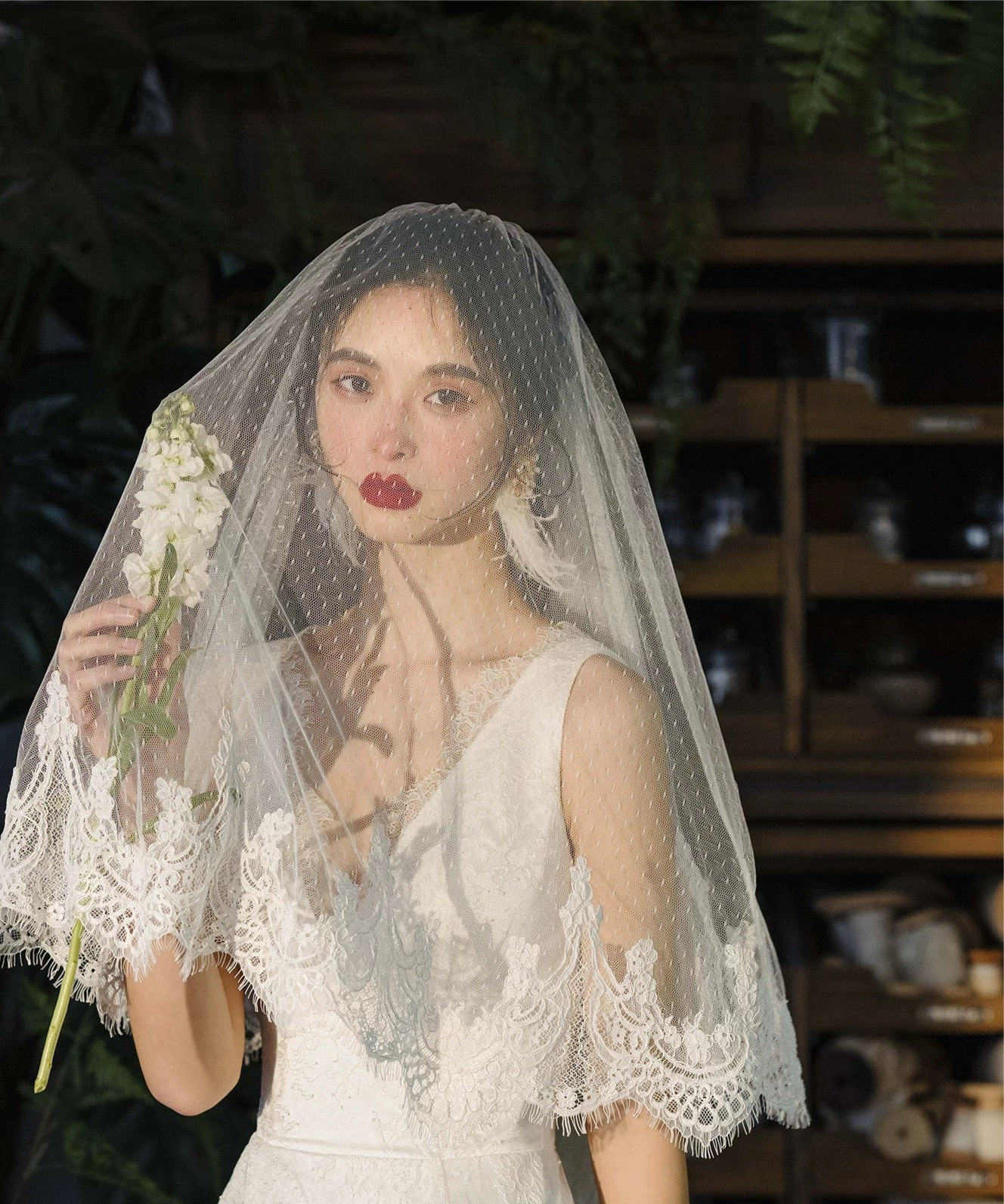 Short Polka Dot Lace Bridal Veil