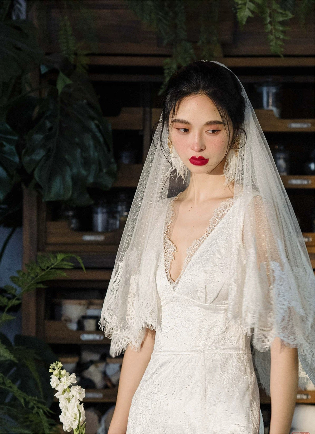 Short Polka Dot Lace Bridal Veil