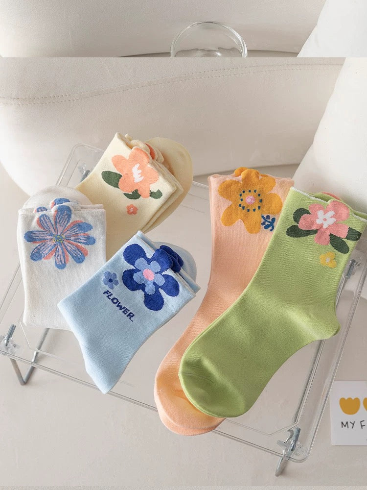 Floral Embroidered Socks – Spring Garden Edition (5 Pairs)