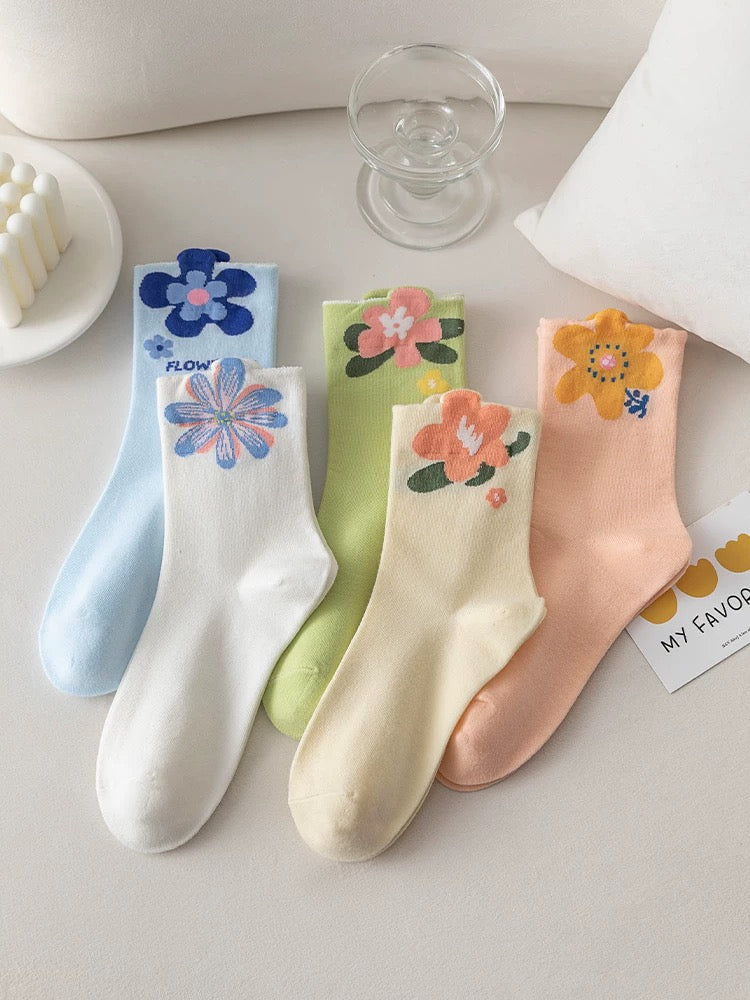 Floral Embroidered Socks – Spring Garden Edition (5 Pairs)