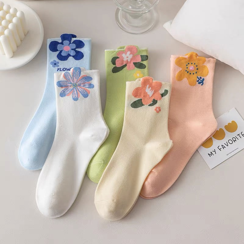 Floral Embroidered Socks – Spring Garden Edition (5 Pairs)