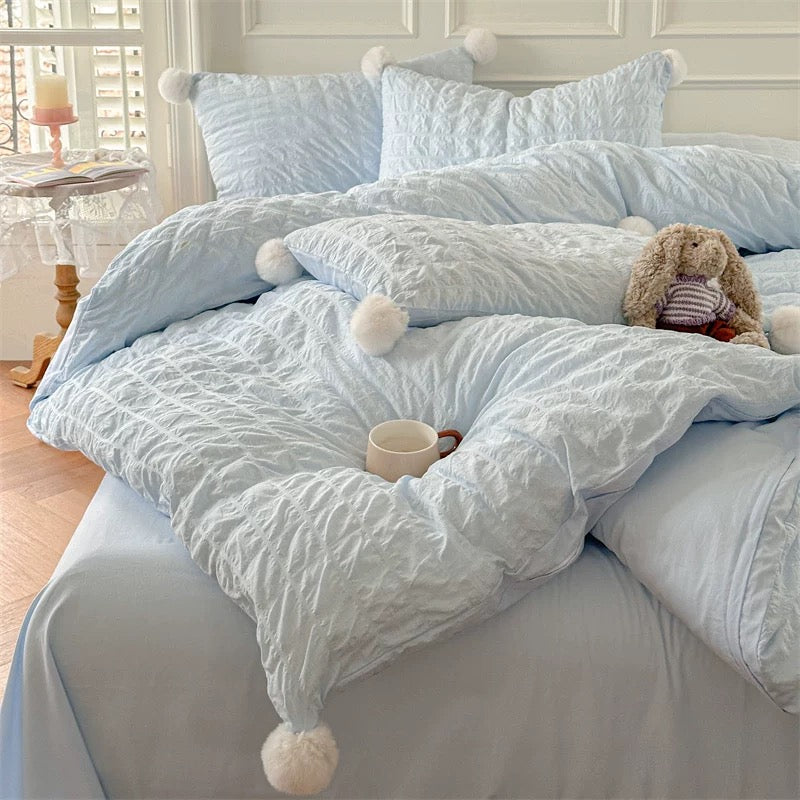 Multicolour Bedding with Pom-Pom Cushions – Cozy Cotton Set