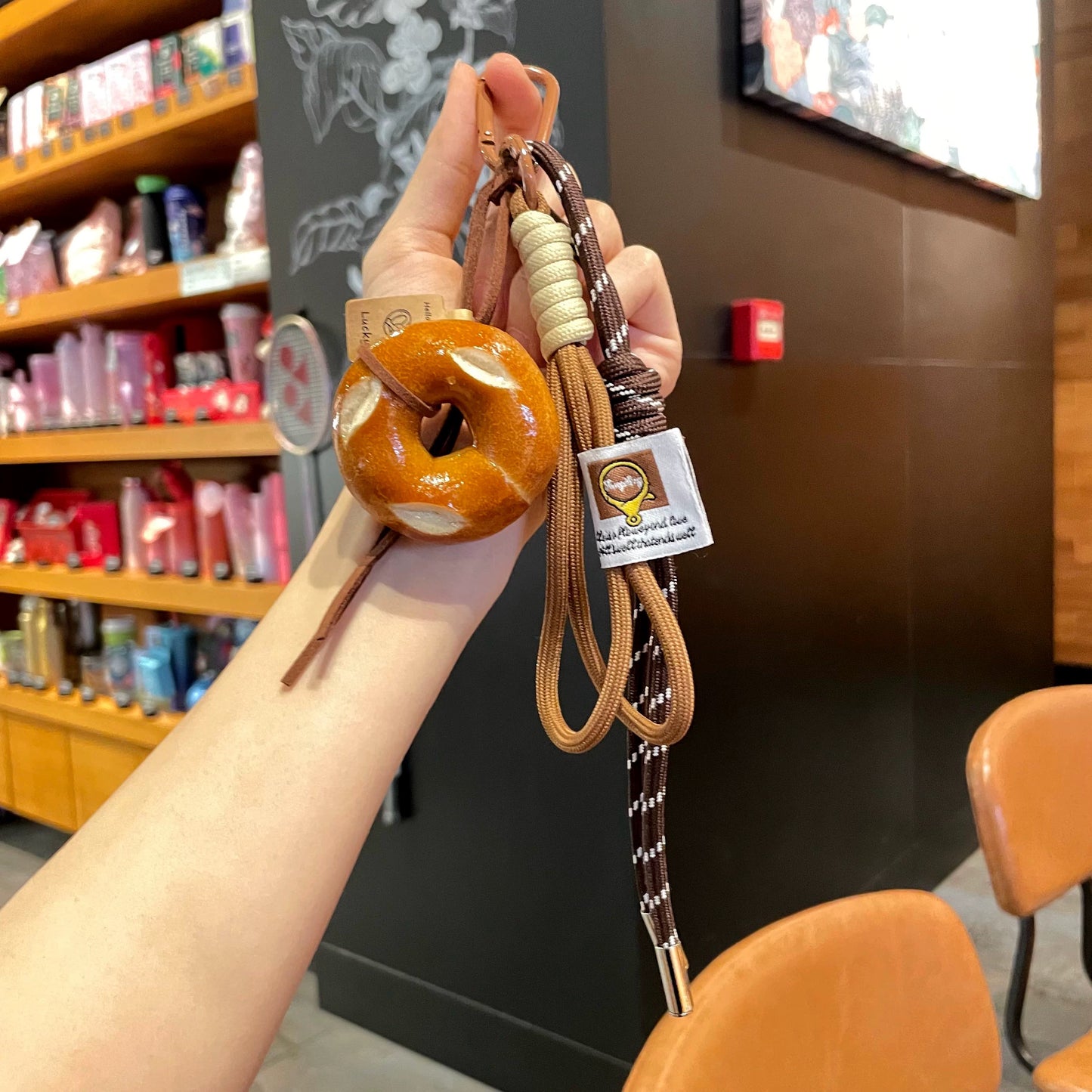 Mini Soft Pretzel Keychain – Realistic Bakery Style Charm