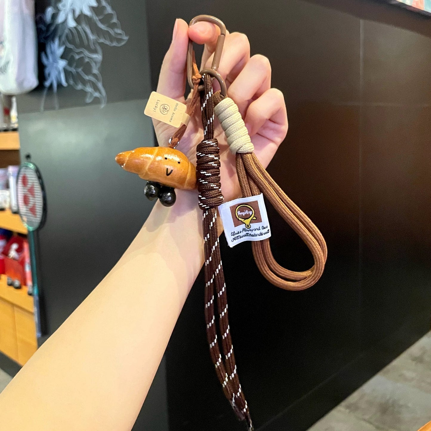 Mini Soft Pretzel Keychain – Realistic Bakery Style Charm