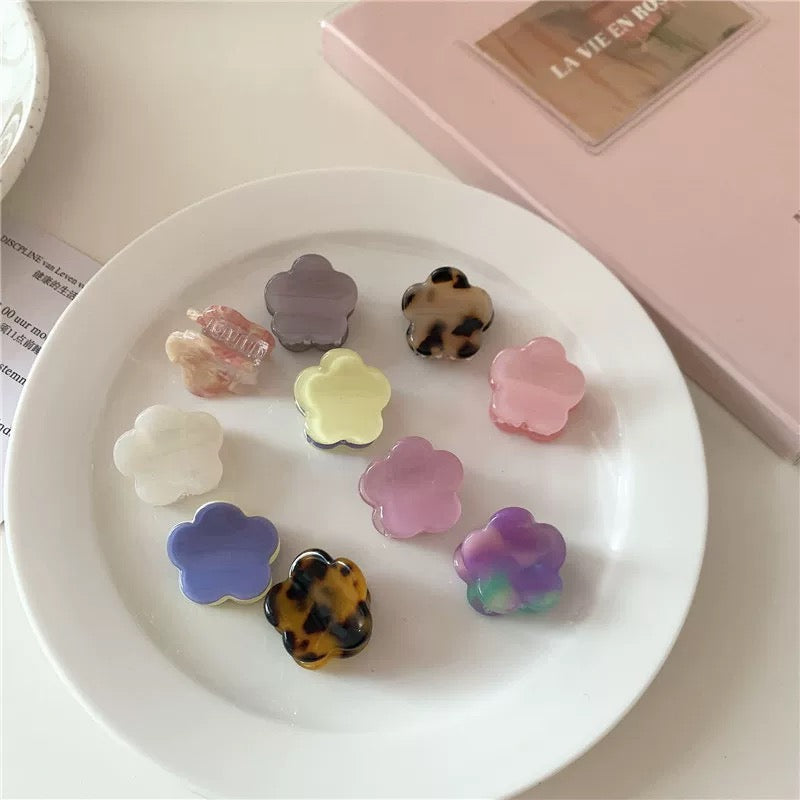 Mini Cloud Flower Claw Clip Set – 9pcs Pastel & Tortoise