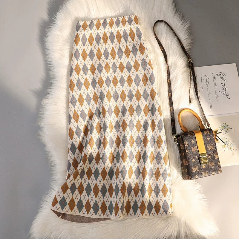 Geometric Patterned Midi A-Line Skirt with Back Slit