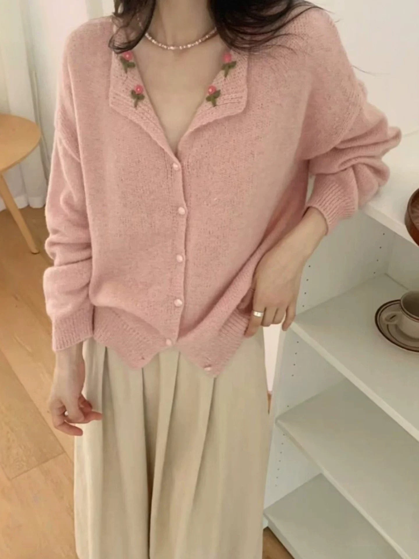 Beige Button-Up Knit Cardigan with Embroidered Floral Collar – Soft Autumn Sweater