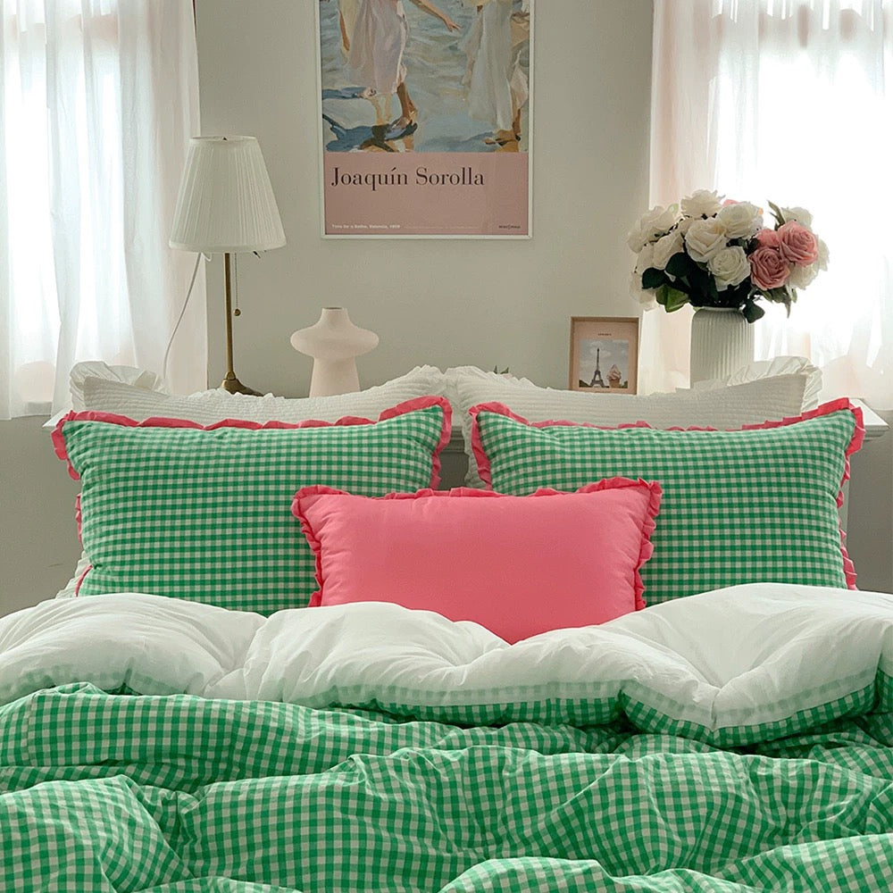 Gingham Bedding Set – Green & Pink Contrast