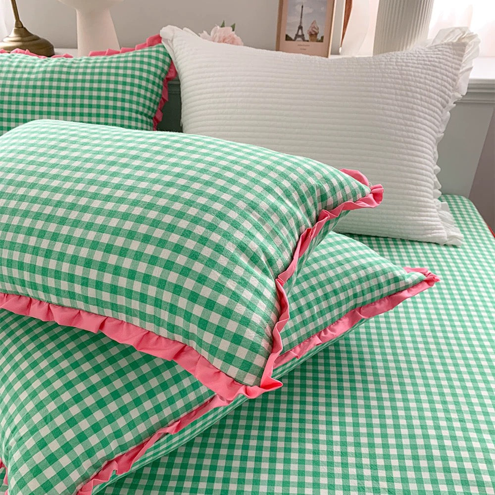 Gingham Bedding Set – Green & Pink Contrast