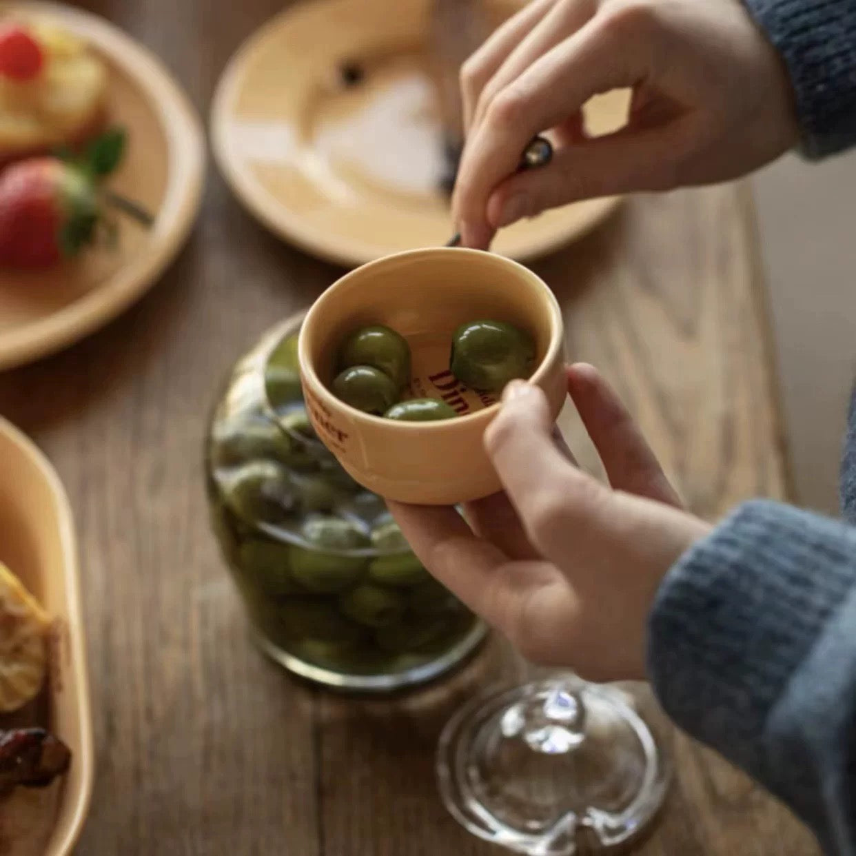“Holiday Diner” Wooden Snack Bowl – Minimal Retro Design