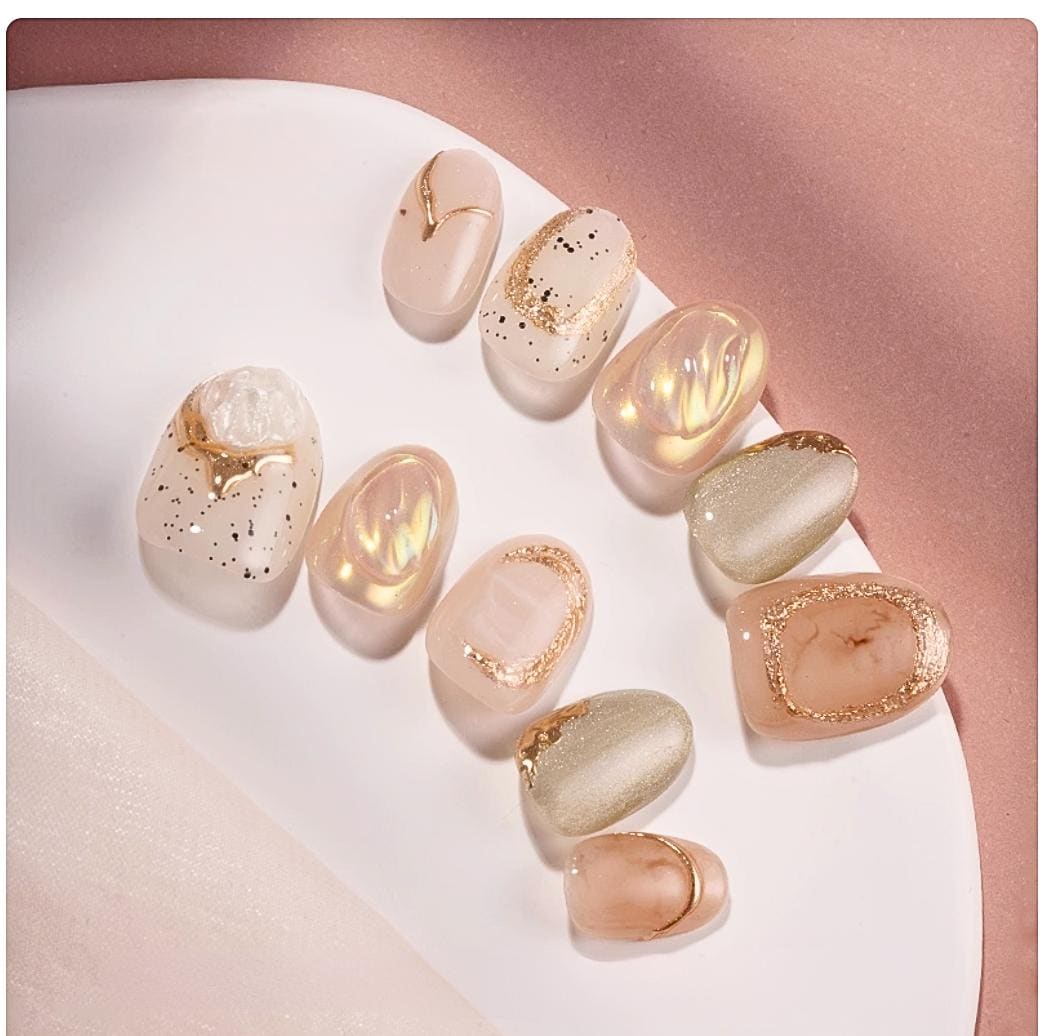 Golden Opulence Press-On Nail Set