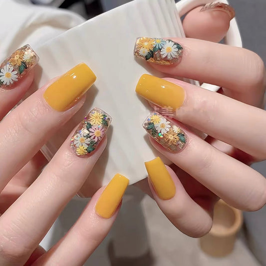 Golden Daisy Nail Set
