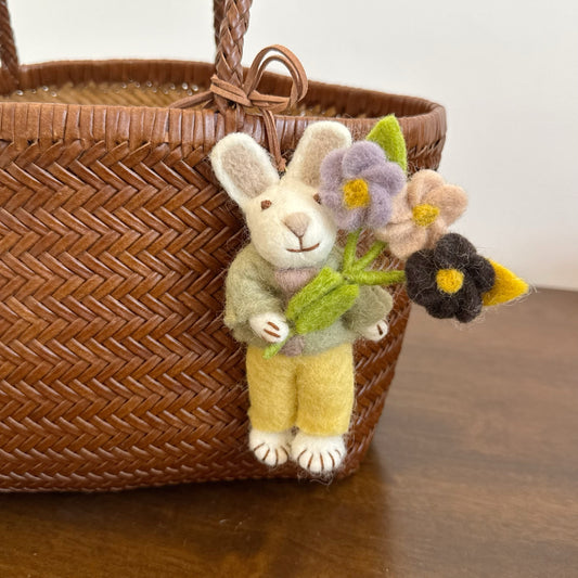 Handmade Felt Bunny Keychain with Bouquet – Springtime Charm