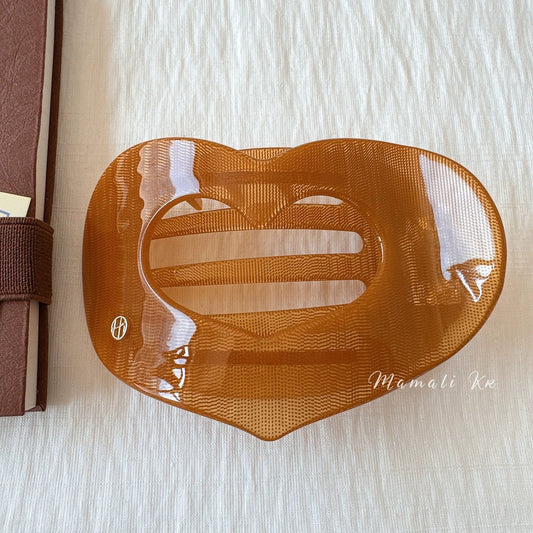Amber Heart Hair Claw – Retro Oversized Clip