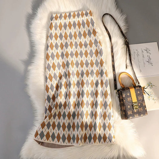 Geometric Patterned Midi A-Line Skirt with Back Slit