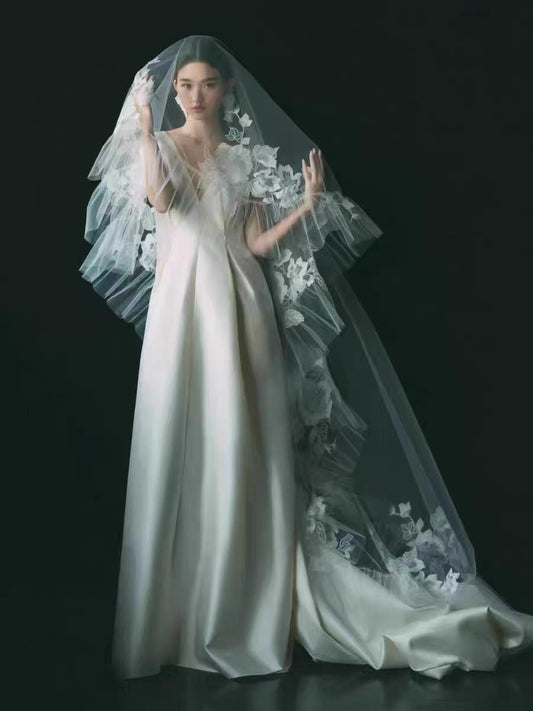 Cathedral-Length Bridal Veil with Organza Flower Appliqué – Sheer Elegance
